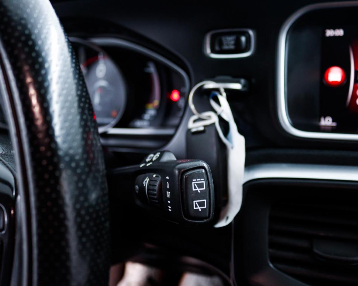 volvo-v40-2017-diesel-1969cc