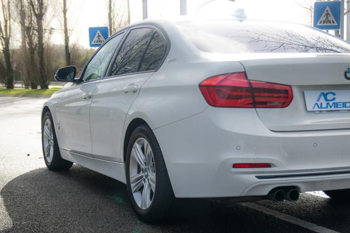 bmw-serie-3-330e-2017-hibrido-a-gasolina-1998cc