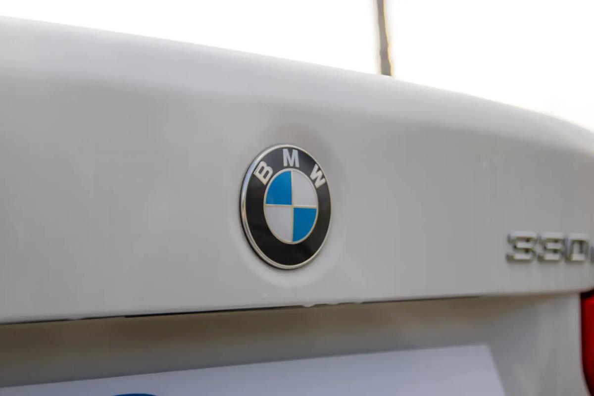bmw-serie-3-330e-2017-hibrido-a-gasolina-1998cc