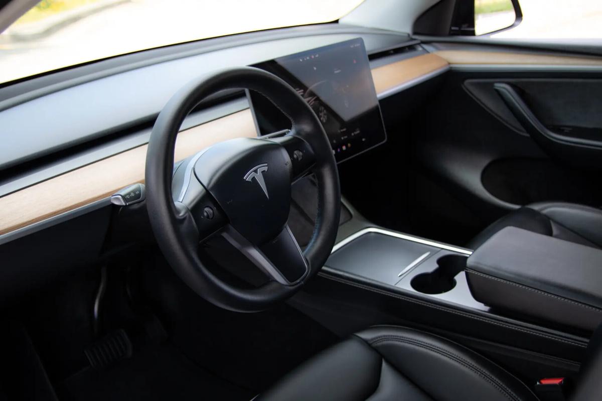 tesla-model-y-2024-eletrico-0cc