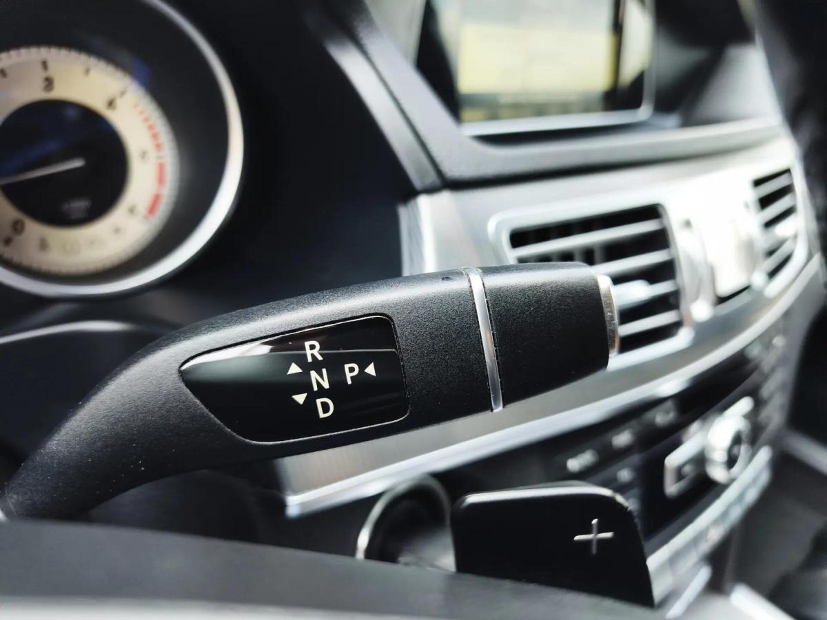 mercedes-benz-classe-e-e-220-t-bluetec-2014-diesel-2143cc