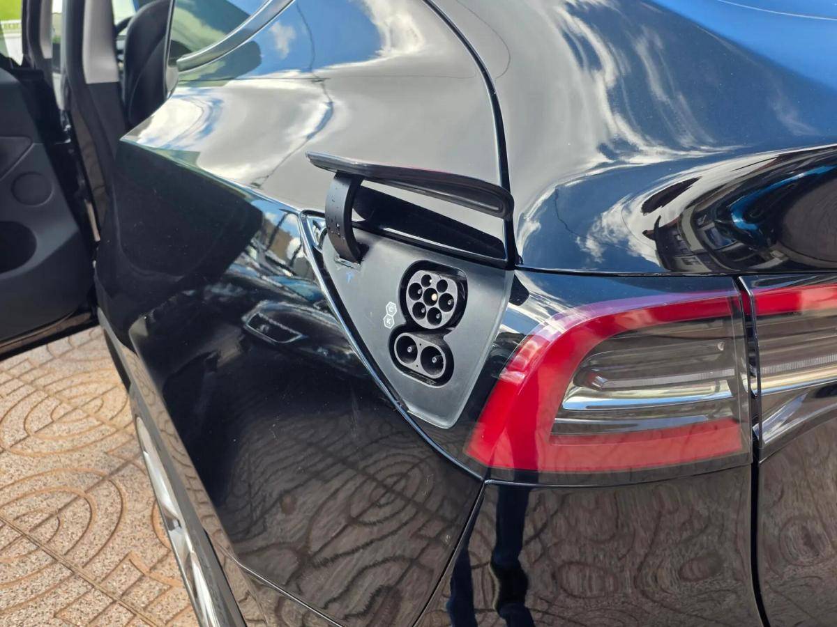 tesla-model-y-2023-eletrico-0cc