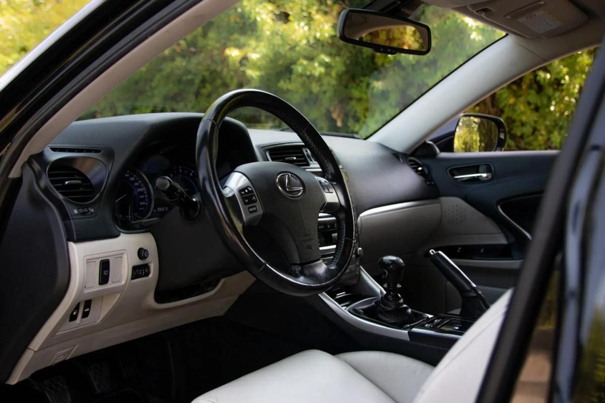 lexus-is-2012-diesel-2231cc