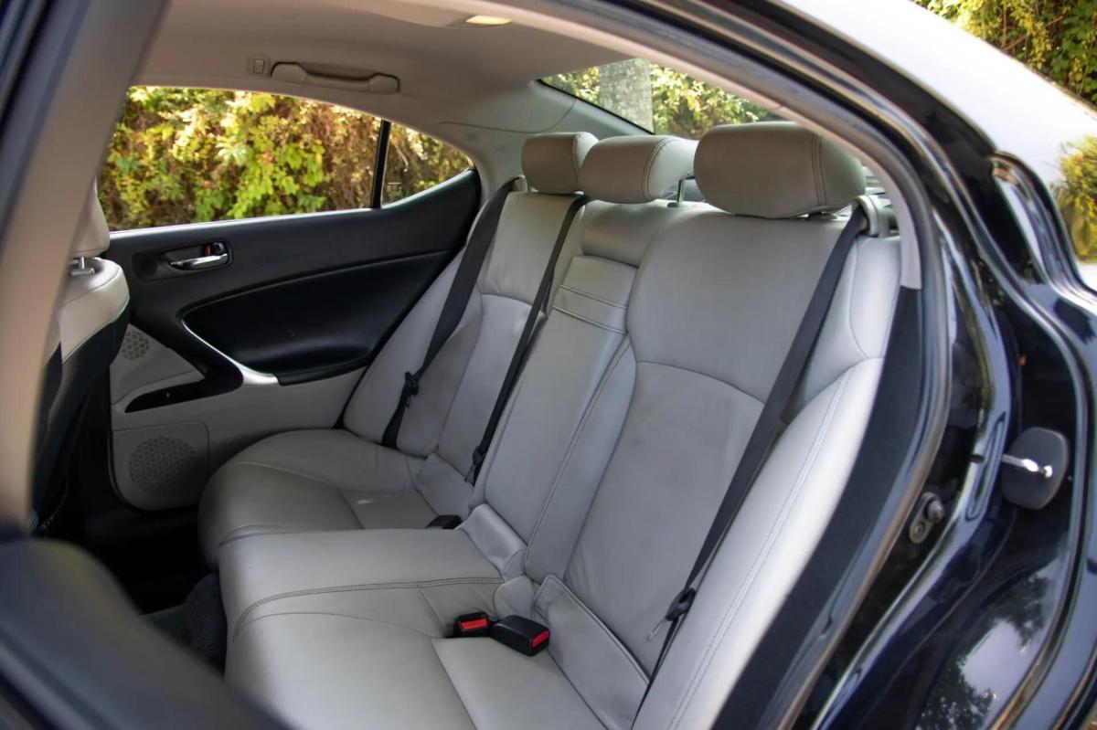lexus-is-2012-diesel-2231cc