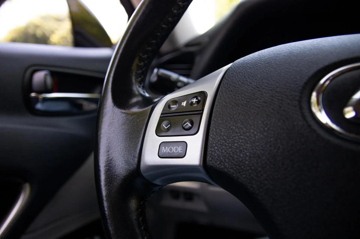 lexus-is-2012-diesel-2231cc