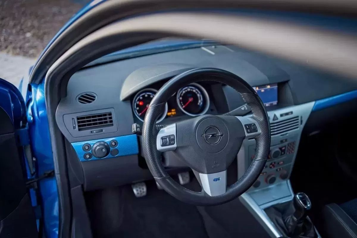 opel-astra-gtc-2006-gasolina-1998cc