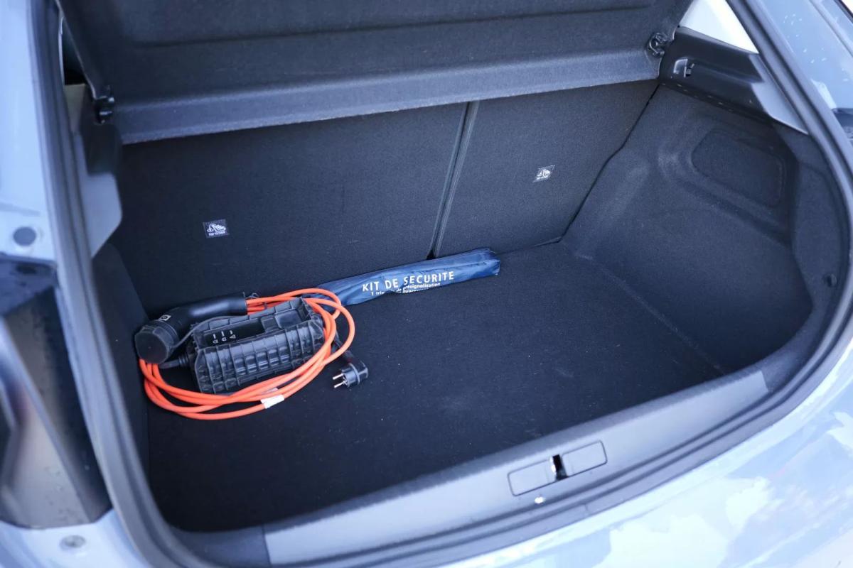 opel-corsa-e-2024-eletrico-200cc