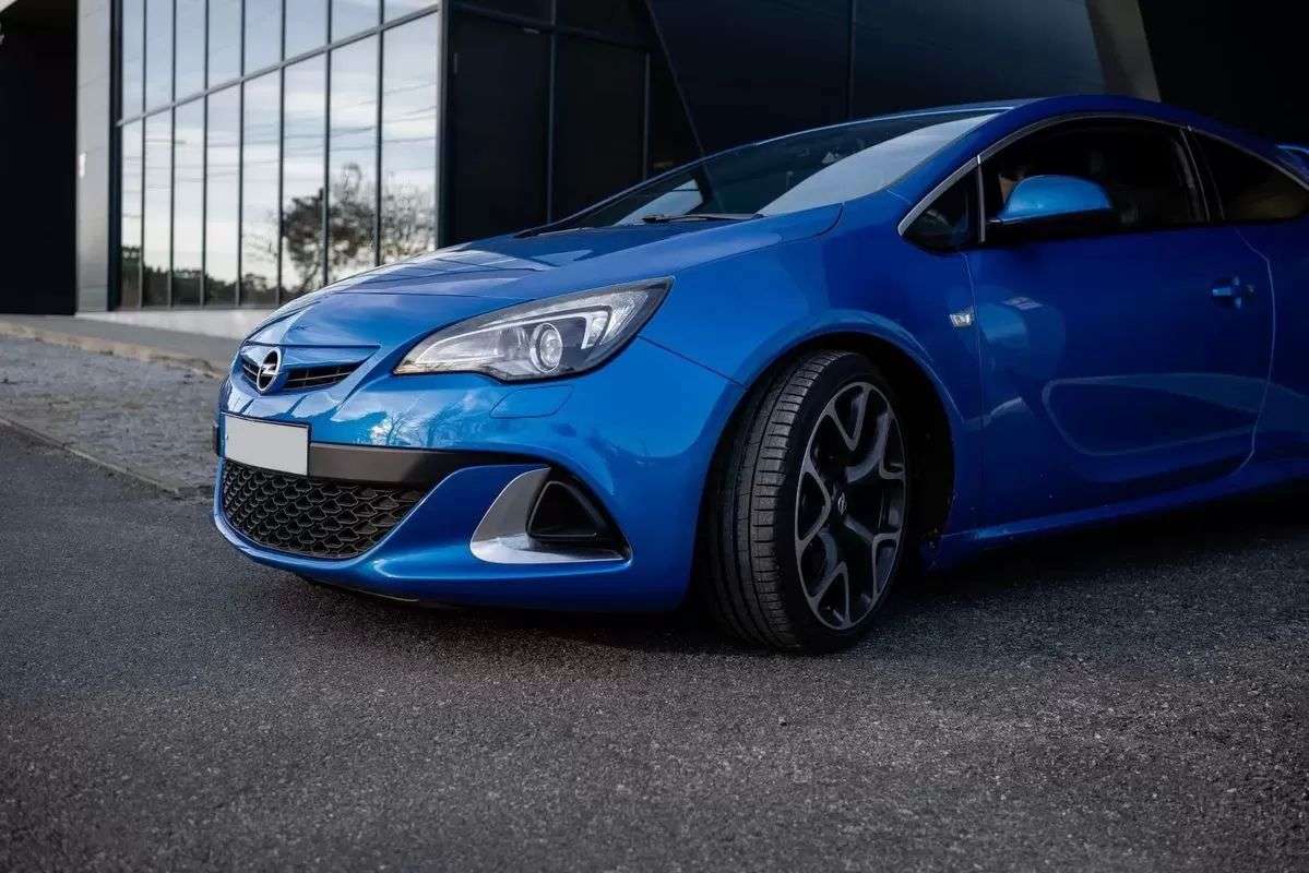 opel-astra-gtc-2013-gasolina-1998cc