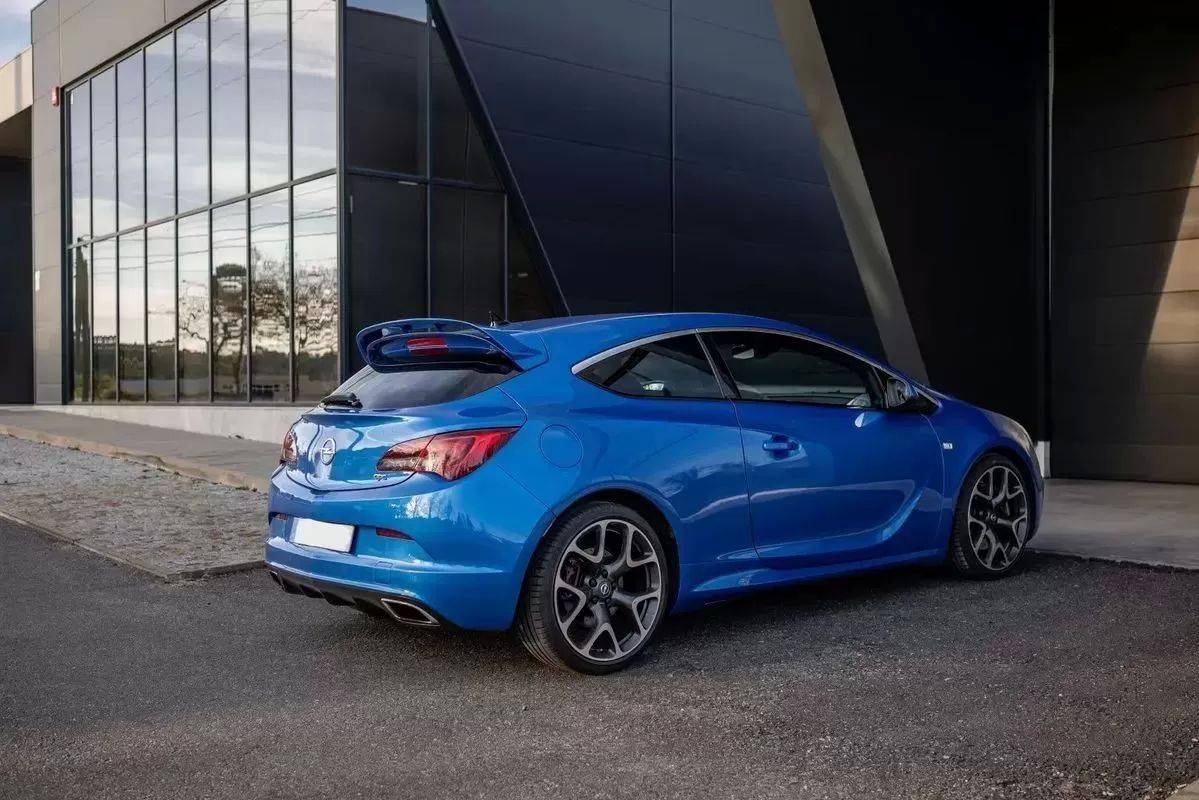 opel-astra-gtc-2013-gasolina-1998cc