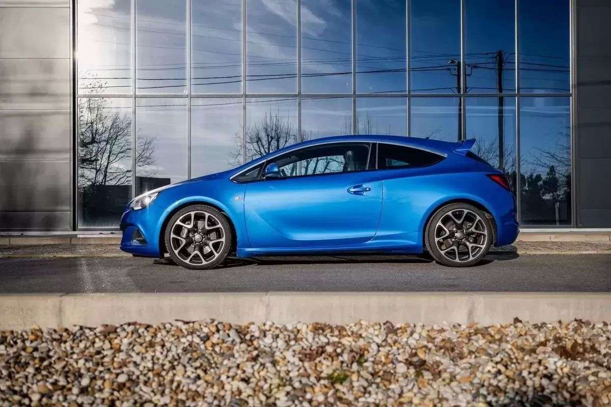 opel-astra-gtc-2013-gasolina-1998cc