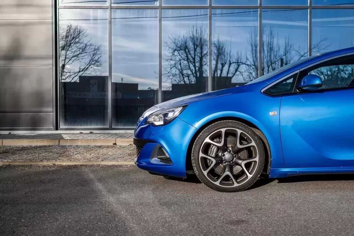 opel-astra-gtc-2013-gasolina-1998cc