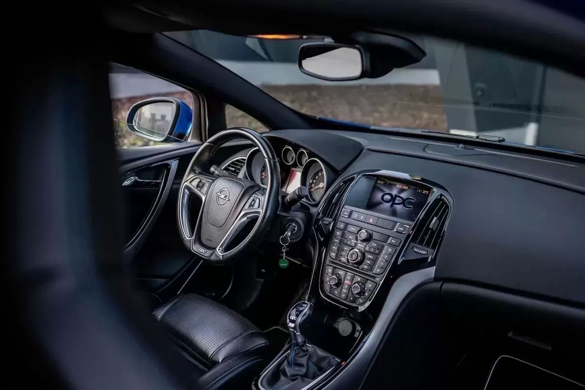 opel-astra-gtc-2013-gasolina-1998cc