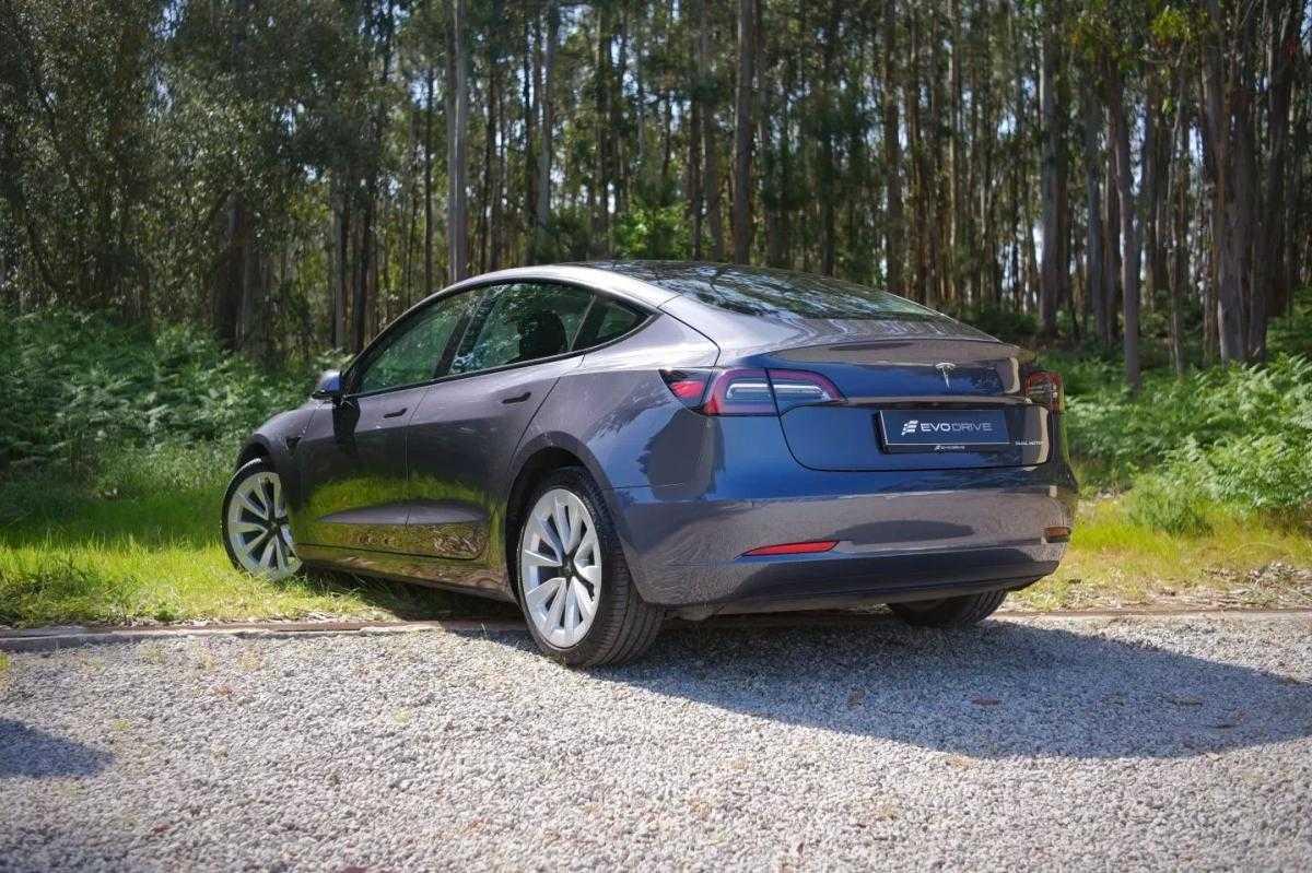 tesla-model-3-2022-eletrico-200cc