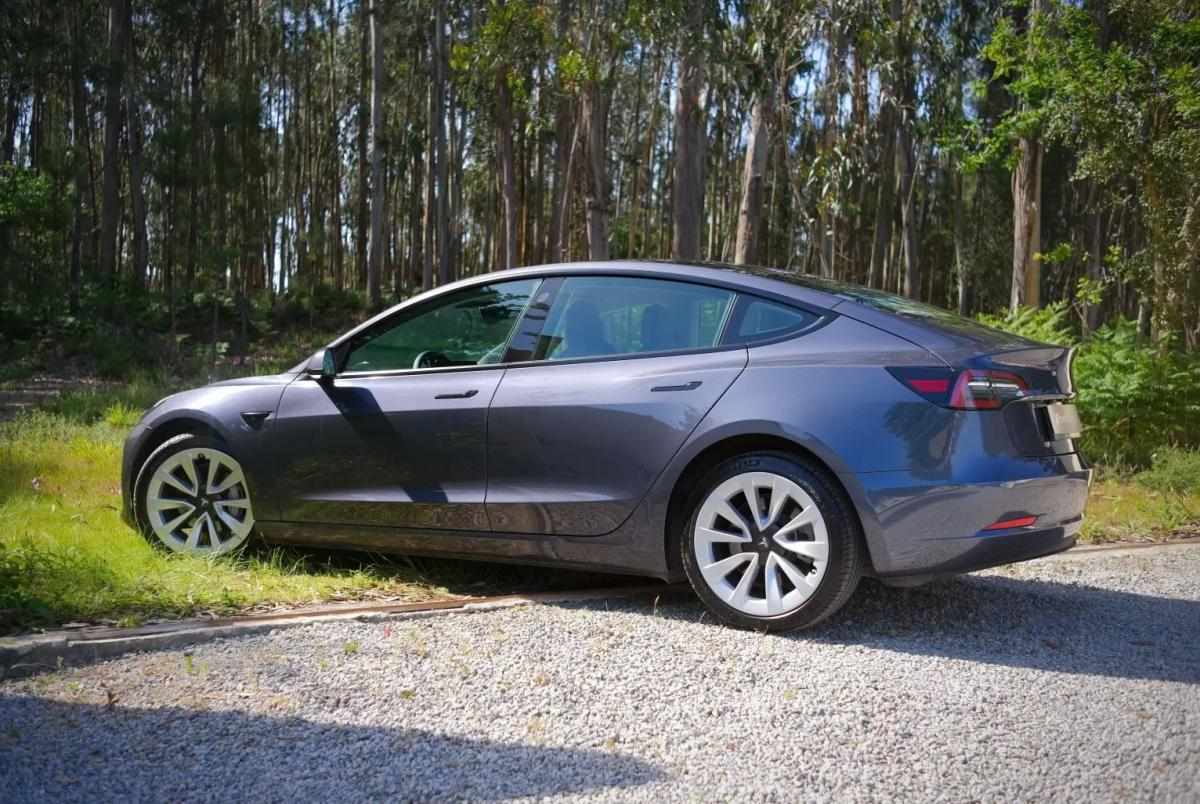 tesla-model-3-2022-eletrico-200cc