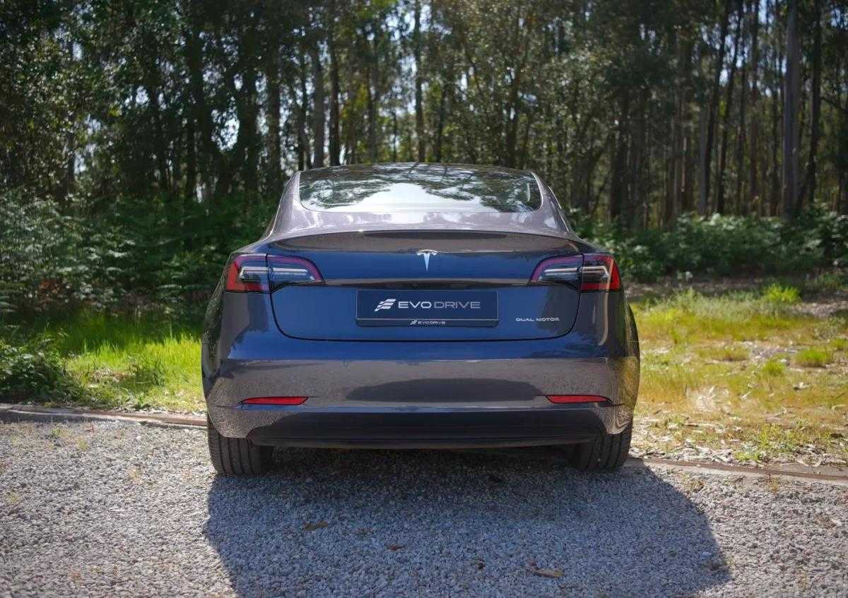 tesla-model-3-2022-eletrico-200cc