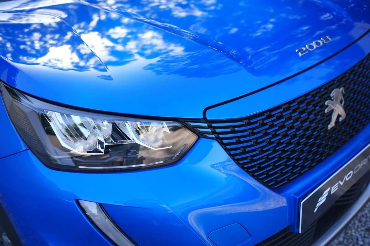 peugeot-e-2008-2022-eletrico-200cc