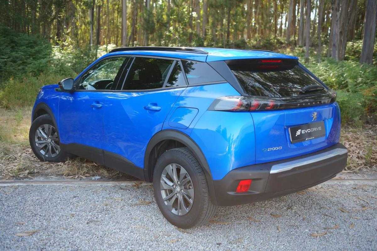 peugeot-e-2008-2022-eletrico-200cc