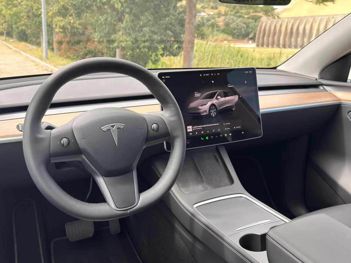 tesla-model-y-performance-2024-eletrico