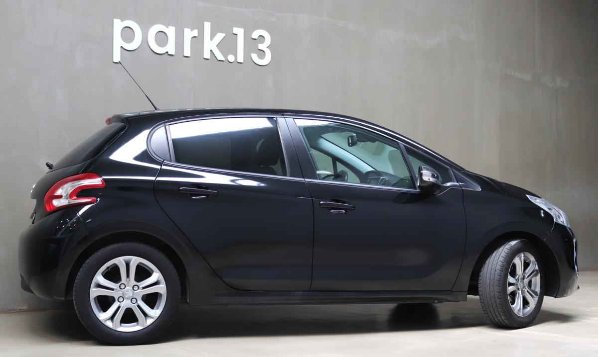 peugeot-208-2015-gasolina-1199cc