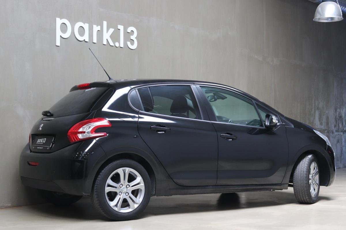 peugeot-208-2015-gasolina-1199cc