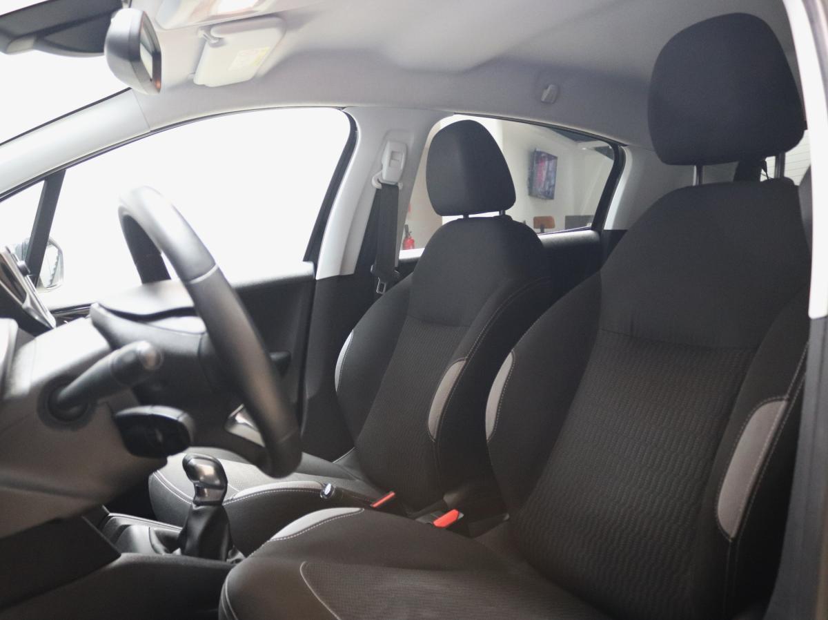 peugeot-208-2015-gasolina-1199cc