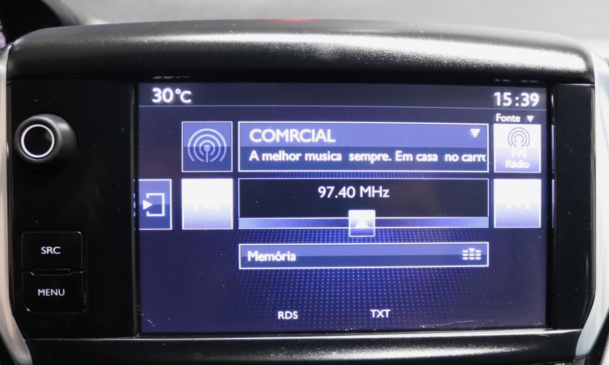 peugeot-208-2015-gasolina-1199cc