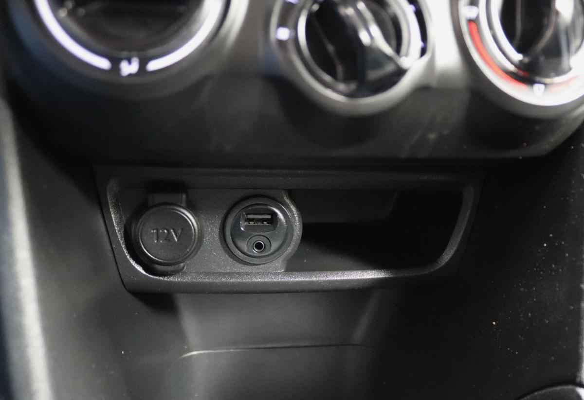 peugeot-208-2015-gasolina-1199cc