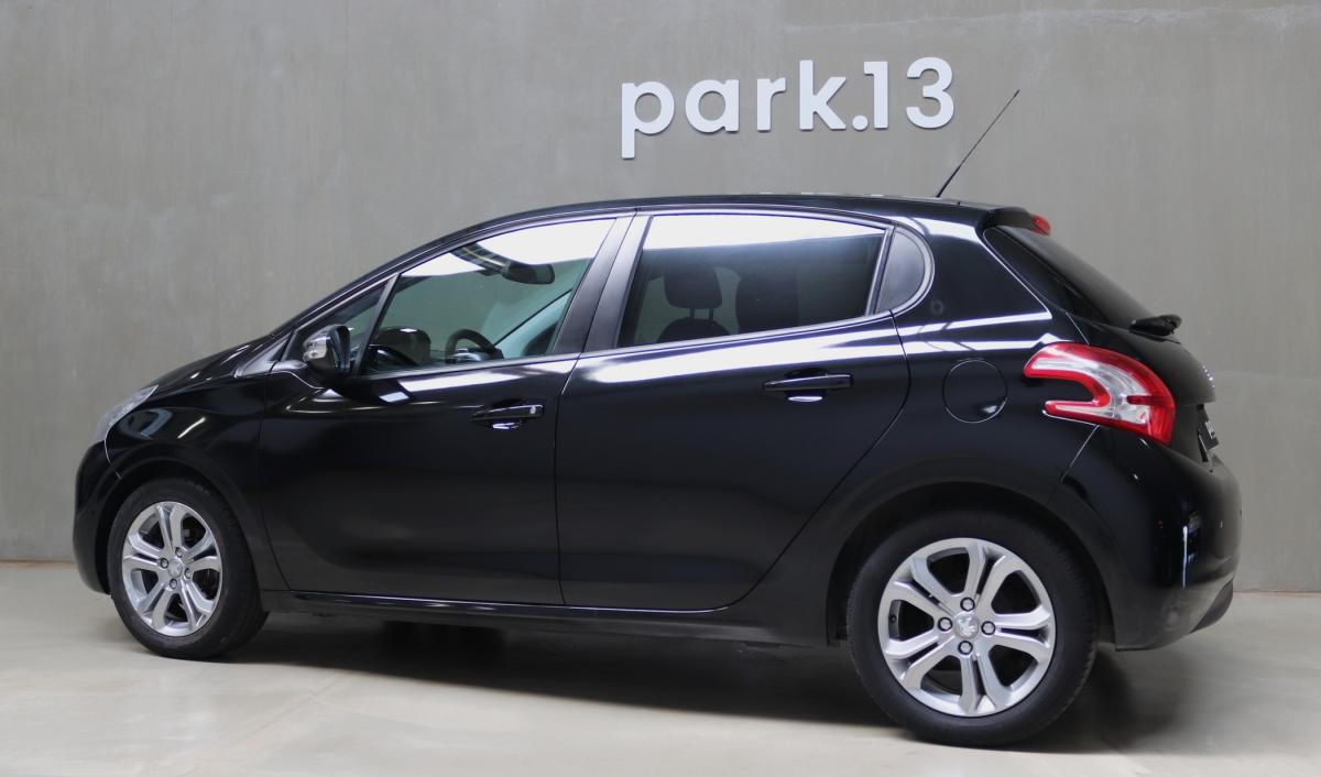 peugeot-208-2015-gasolina-1199cc