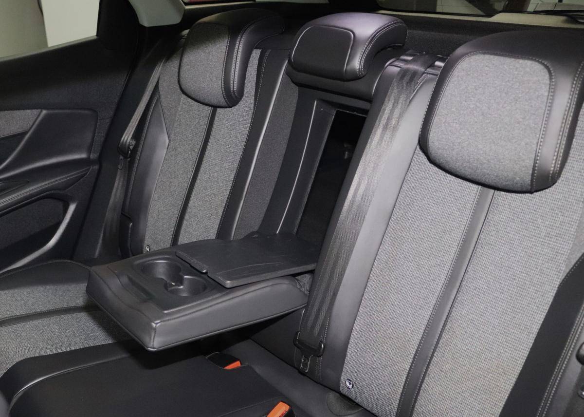 peugeot-3008-2018-diesel-1499cc