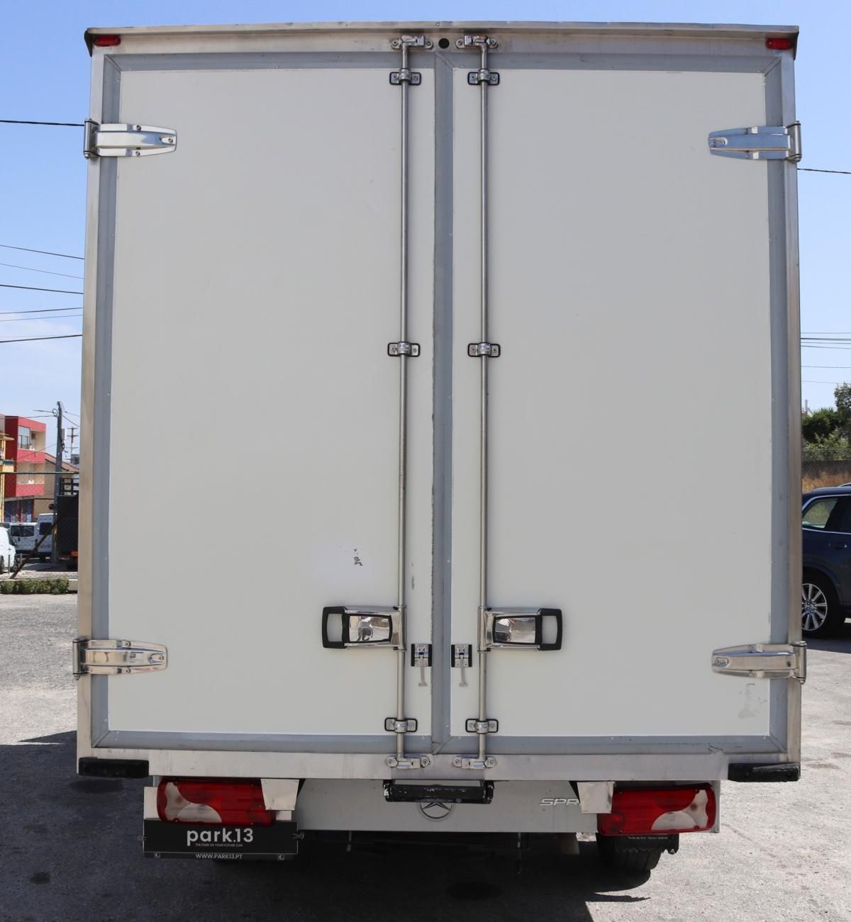mercedes-benz-sprinter-2021-diesel-1950cc