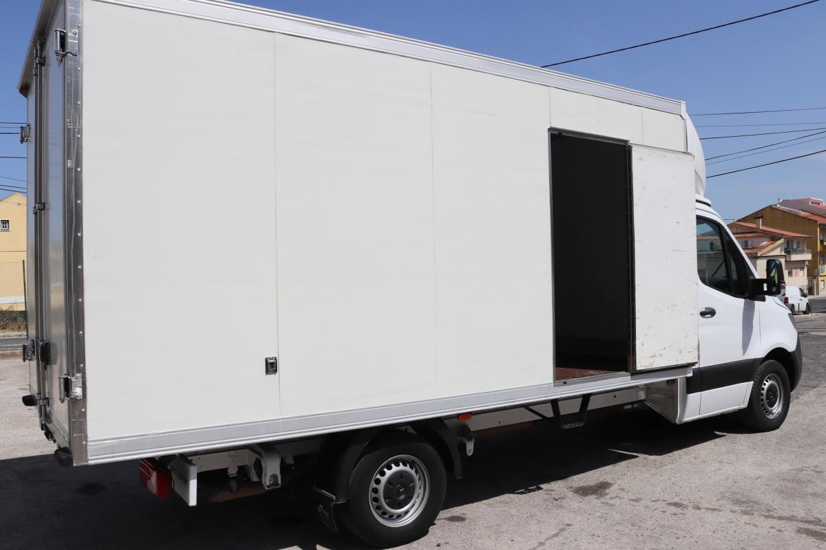 mercedes-benz-sprinter-2021-diesel-1950cc