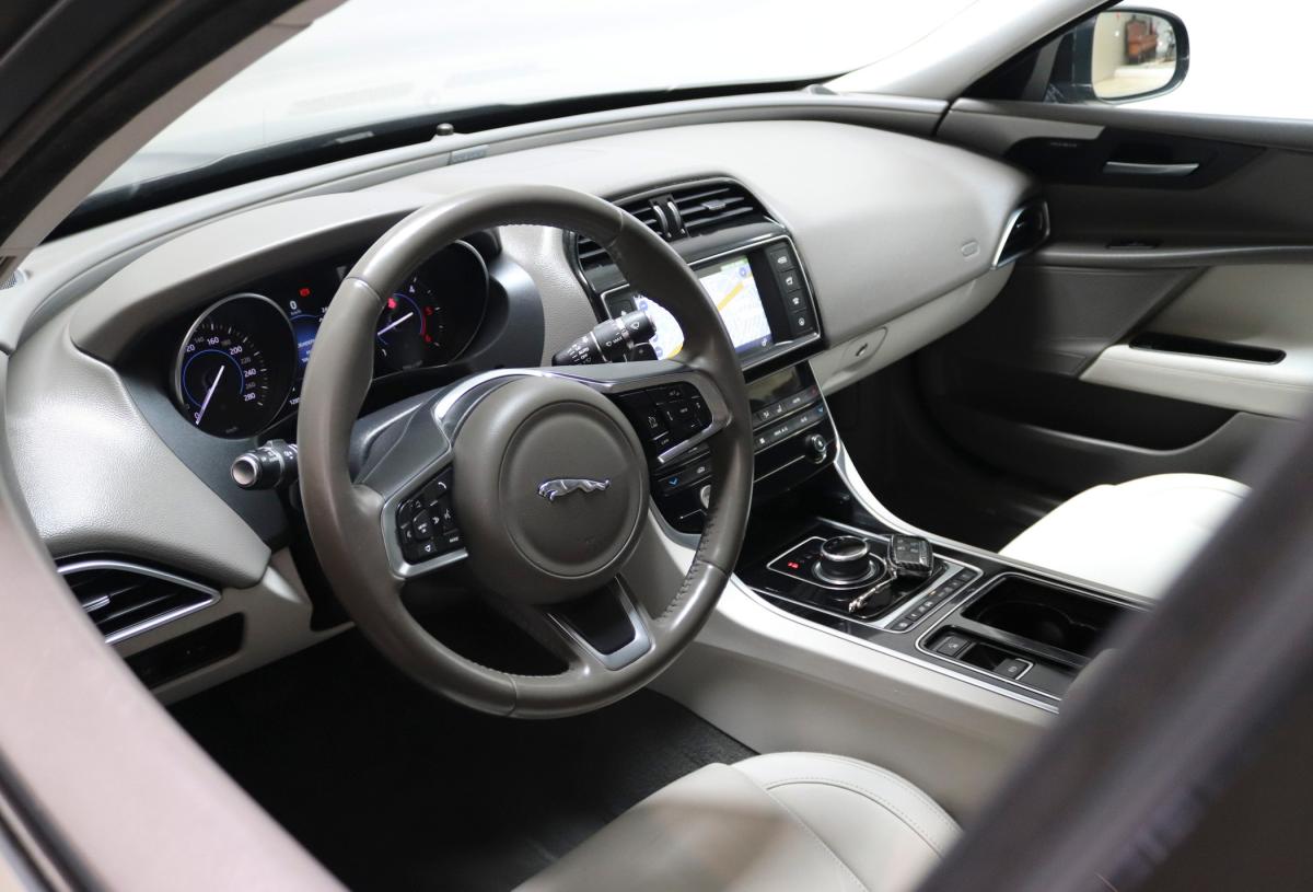 jaguar-xe-2017-diesel-1999cc