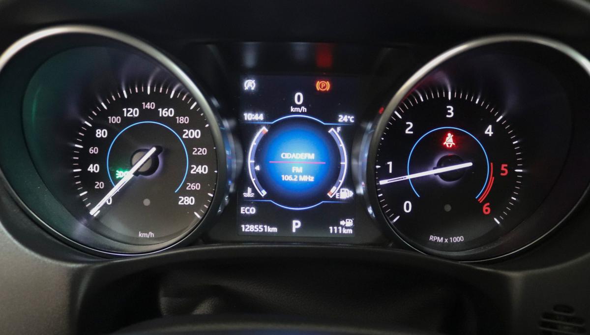 jaguar-xe-2017-diesel-1999cc