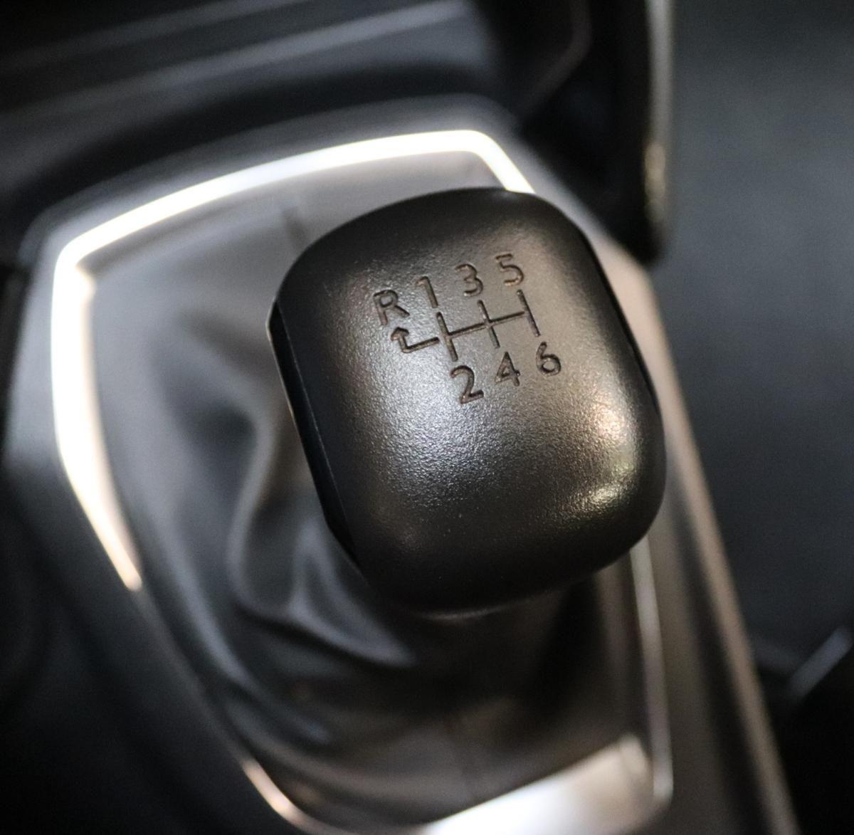 peugeot-2008-2020-gasolina-1199cc