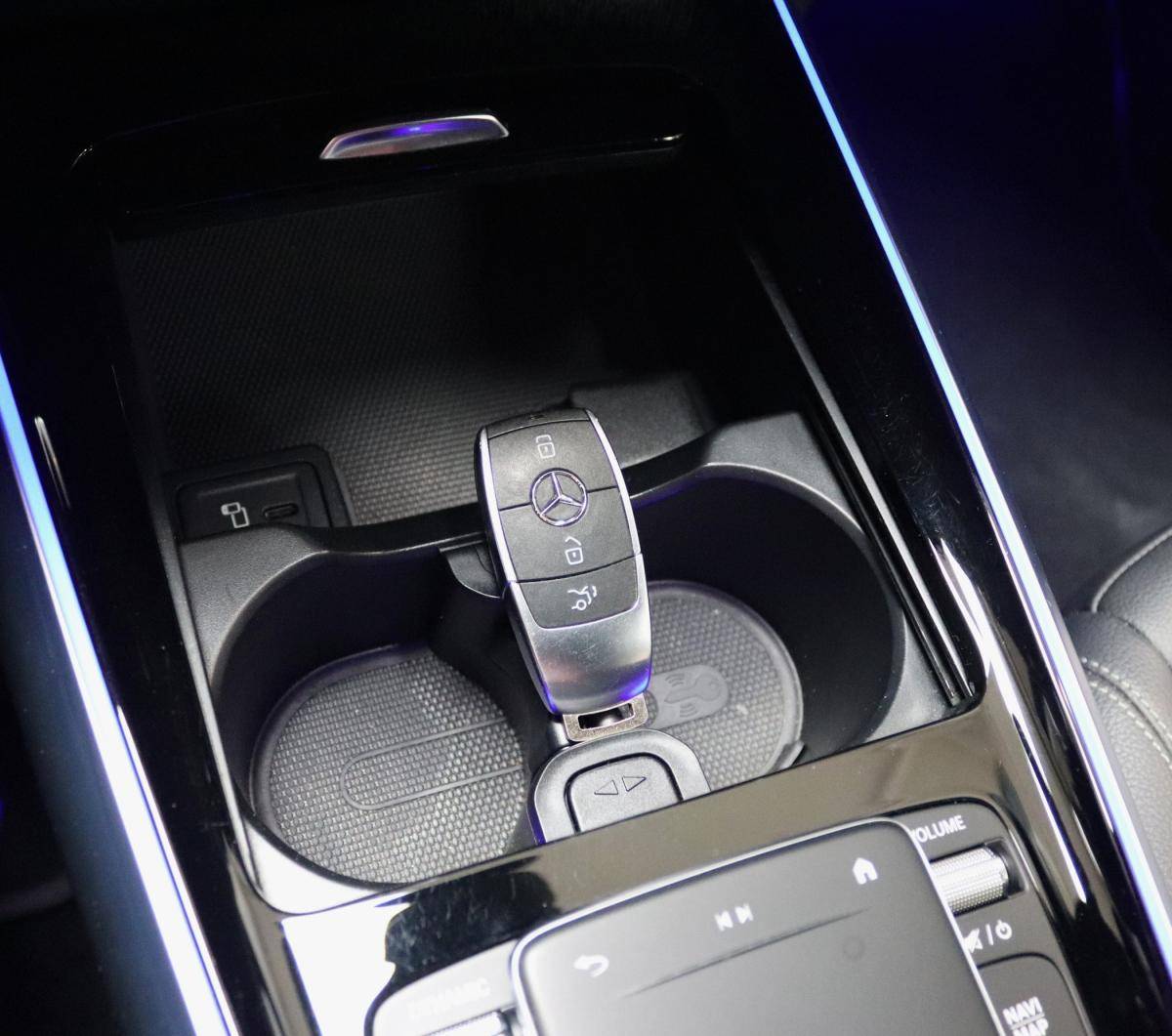 mercedes-benz-eqa-2022-eletrico-500cc