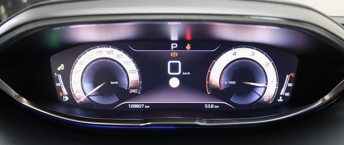 peugeot-5008-2018-diesel-1499cc
