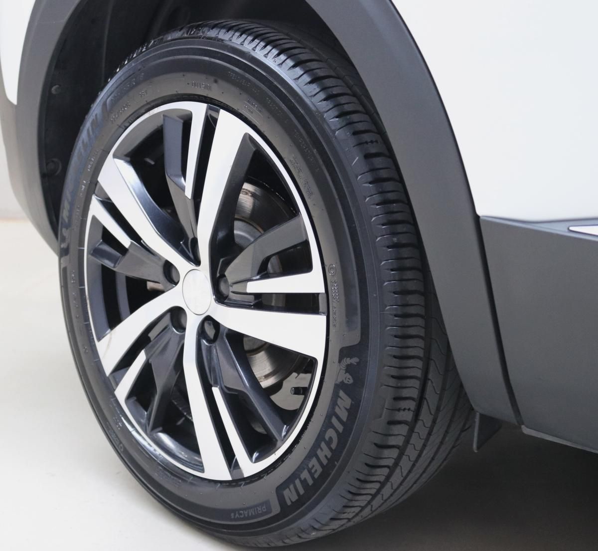 peugeot-5008-2018-diesel-1499cc