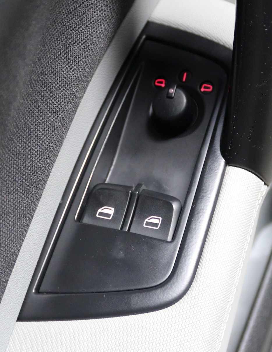 audi-a1-2010-diesel-1598cc