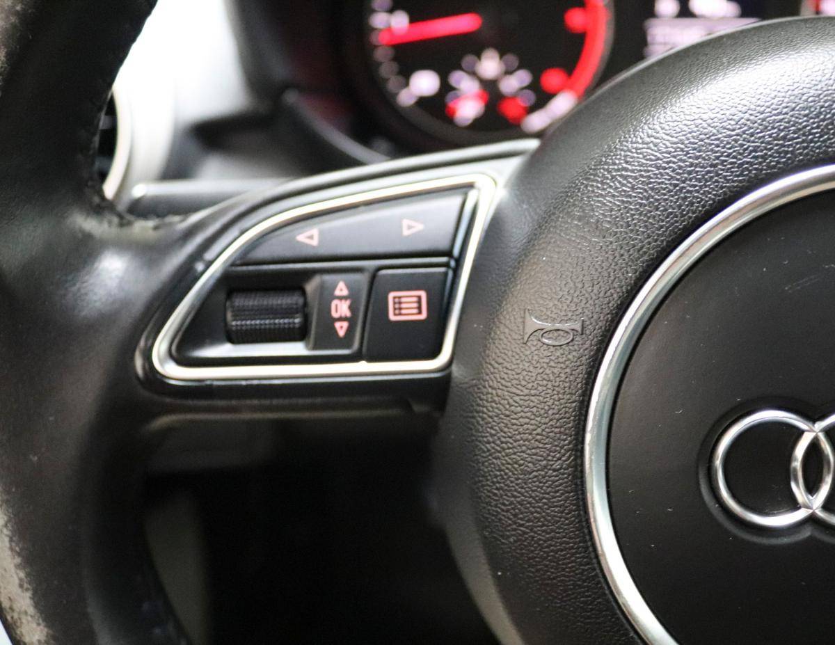 audi-a1-2010-diesel-1598cc
