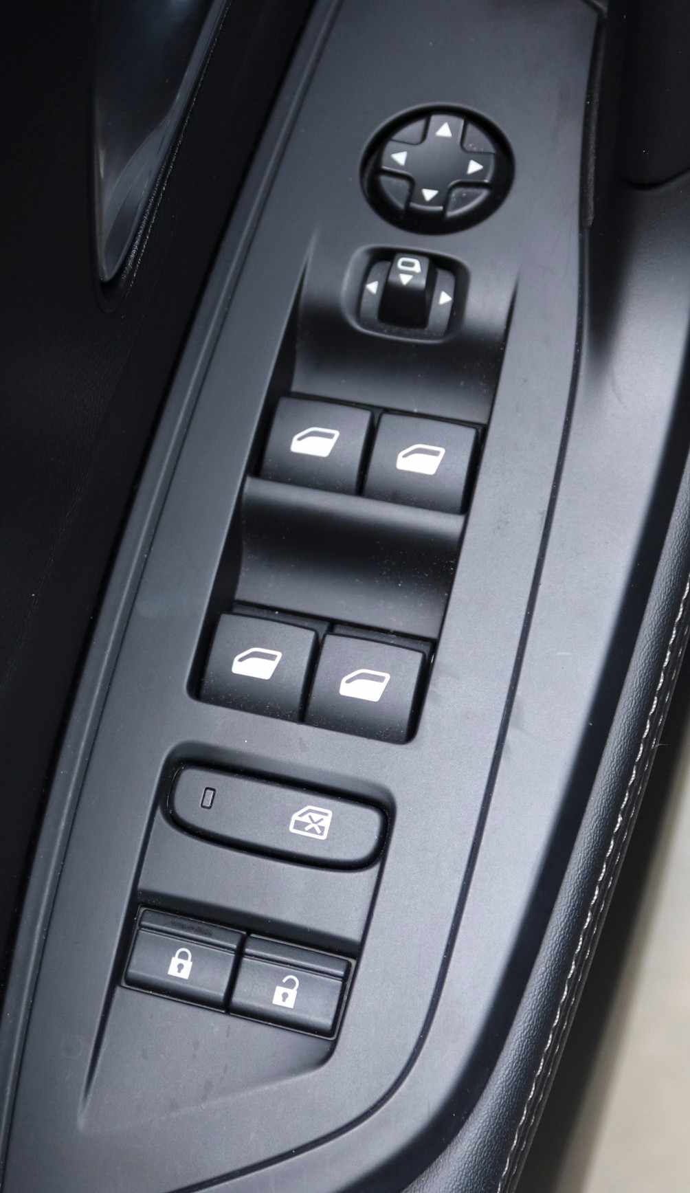 peugeot-308-2023-diesel-1499cc