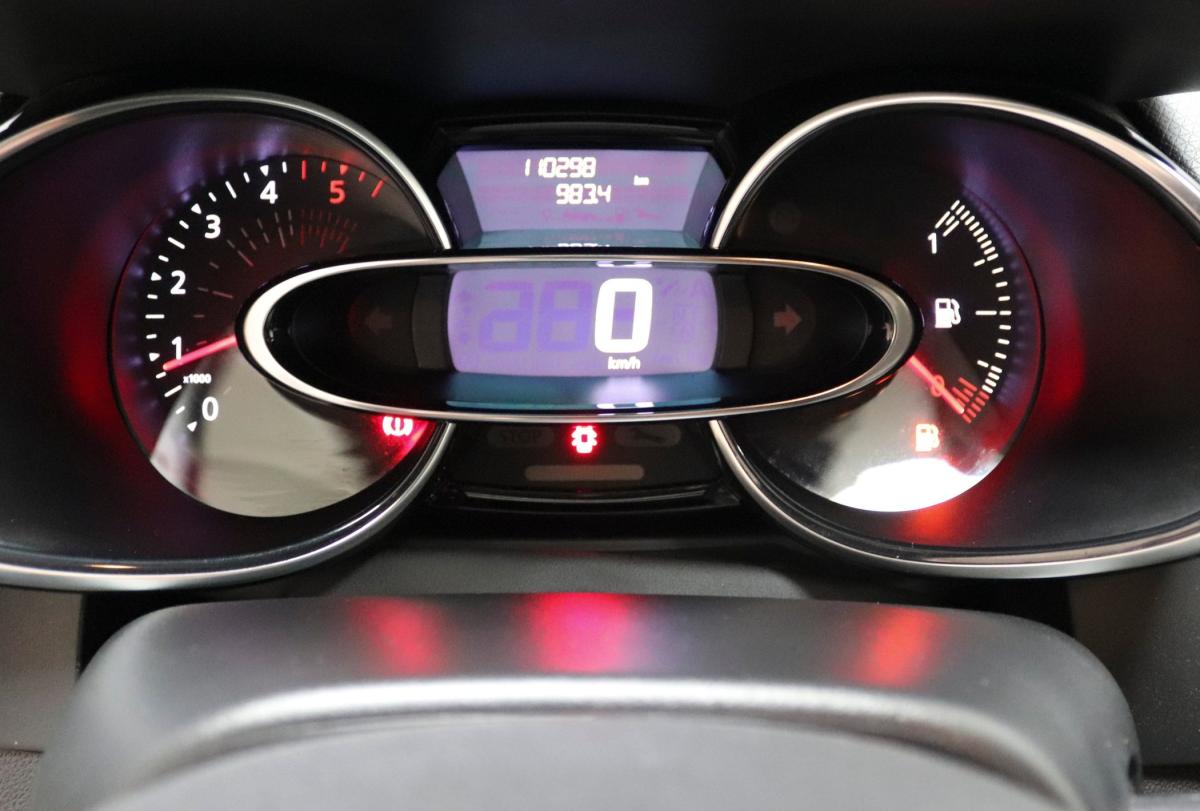 renault-clio-sport-tourer-2017-diesel-1461cc