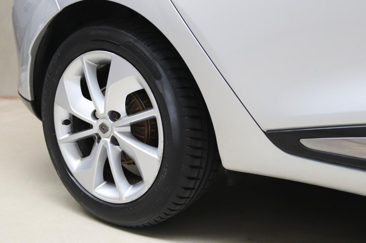 renault-clio-sport-tourer-2017-diesel-1461cc