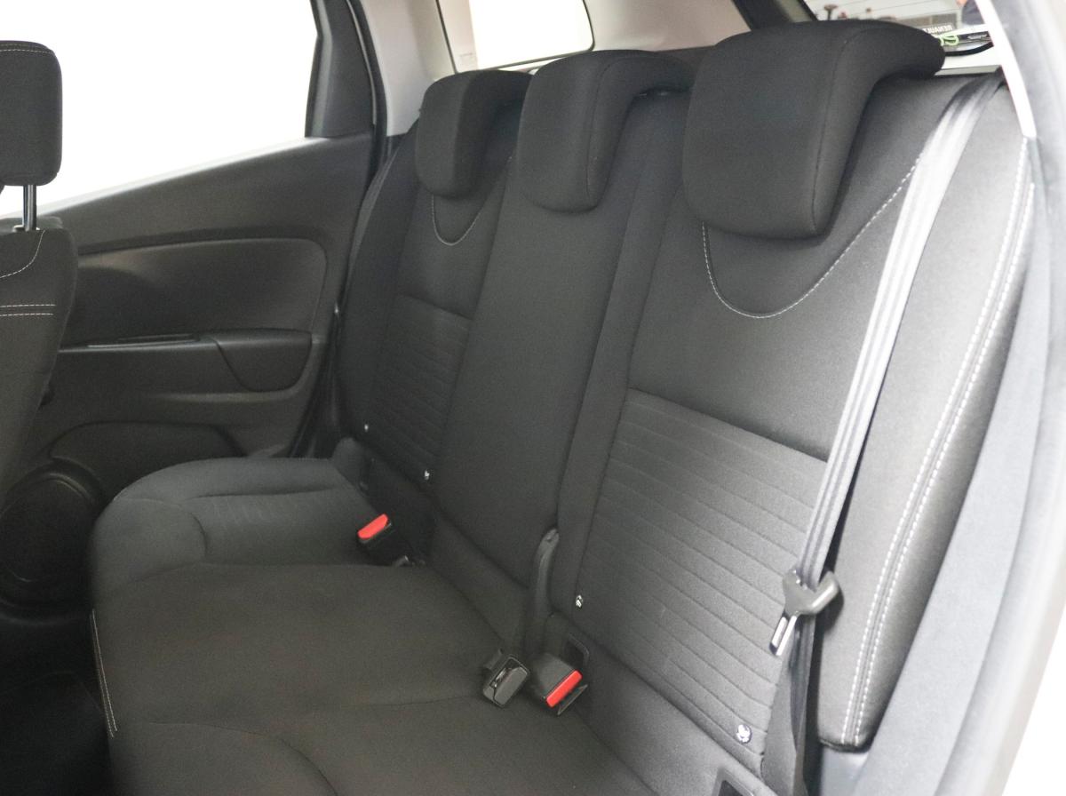 renault-clio-sport-tourer-2017-diesel-1461cc