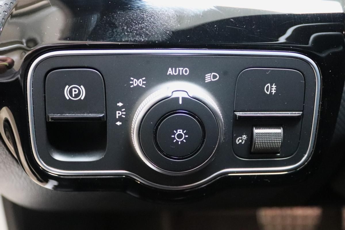 mercedes-benz-classe-a-2020-hibrido-a-gasolina-1332cc