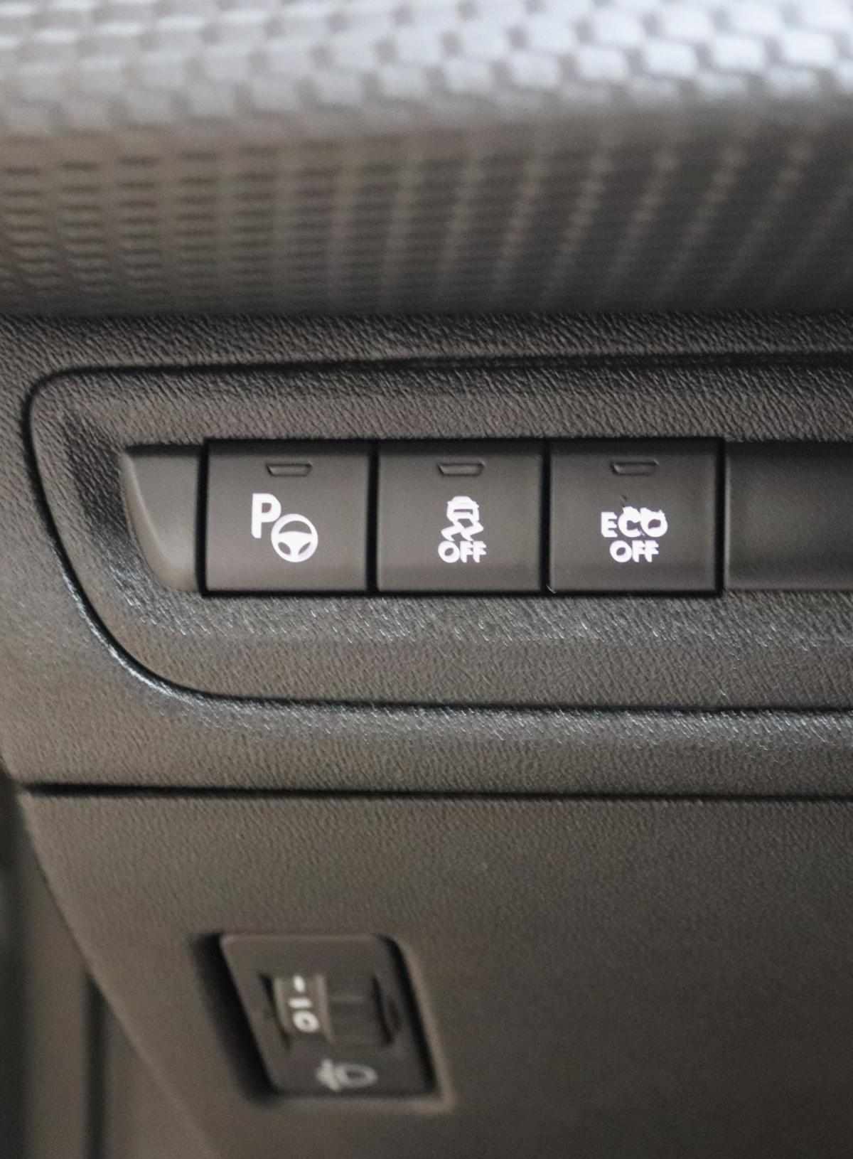 peugeot-208-2016-gasolina-1199cc