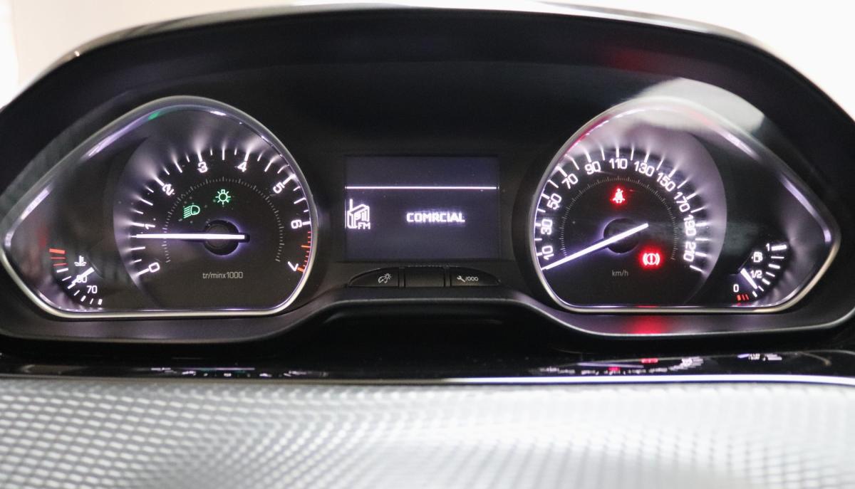 peugeot-208-2016-gasolina-1199cc