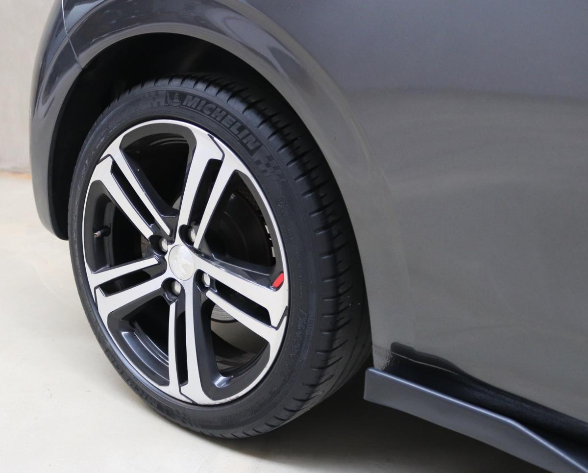 peugeot-208-2016-gasolina-1199cc