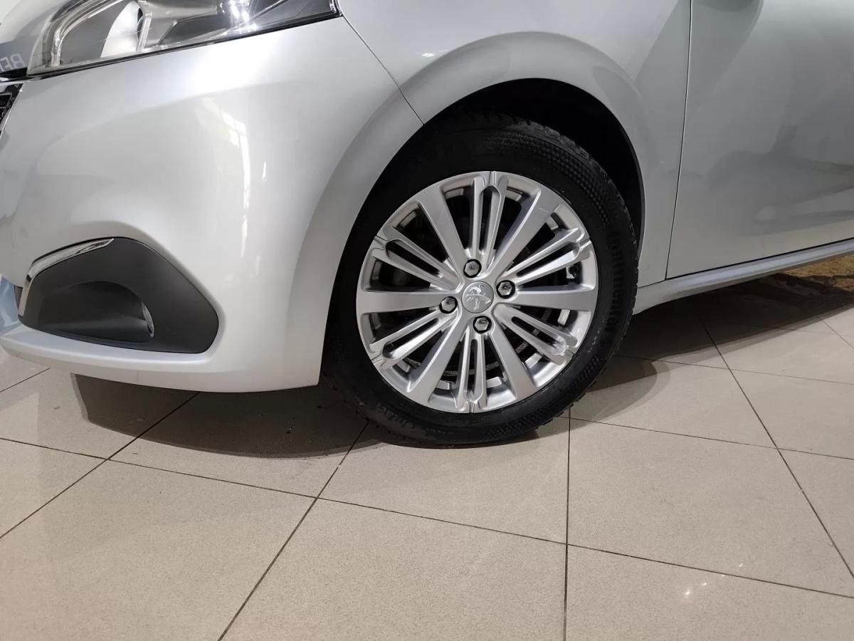 peugeot-208-2018-gasolina-1199cc