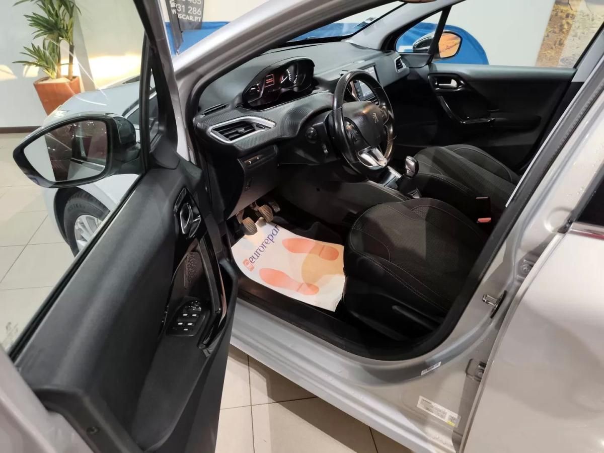 peugeot-208-2018-gasolina-1199cc