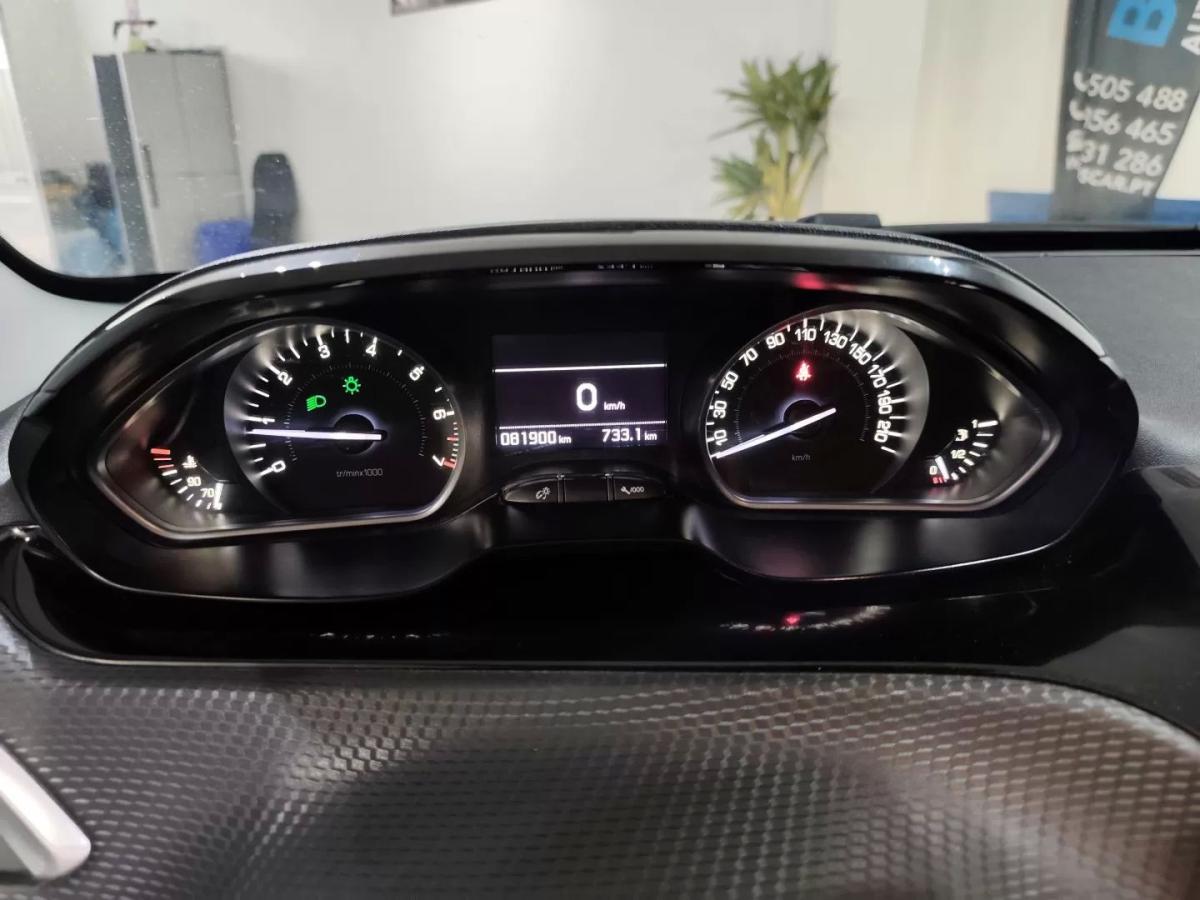 peugeot-208-2018-gasolina-1199cc